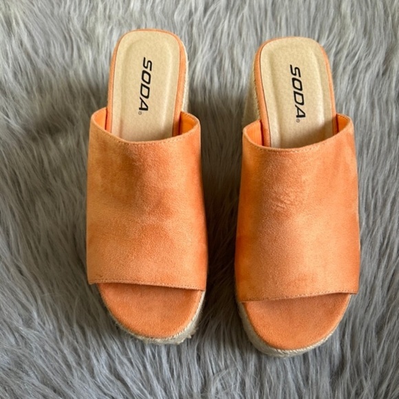 Soda Wedge Sandals Womens Size 8 1/2 Orange Open Toe Slip On Heeled Shoes - Picture 2 of 6